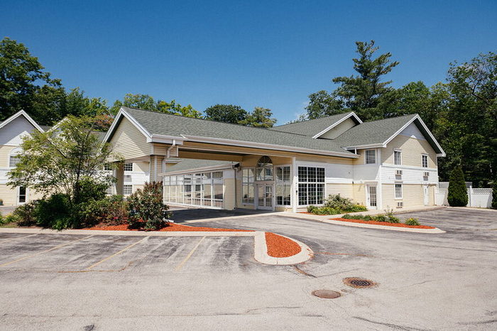 Briar Hill Motel - Replaced By Traverse Victorian Inn (newer photo)